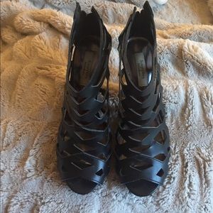 Simply Vera Black Heels