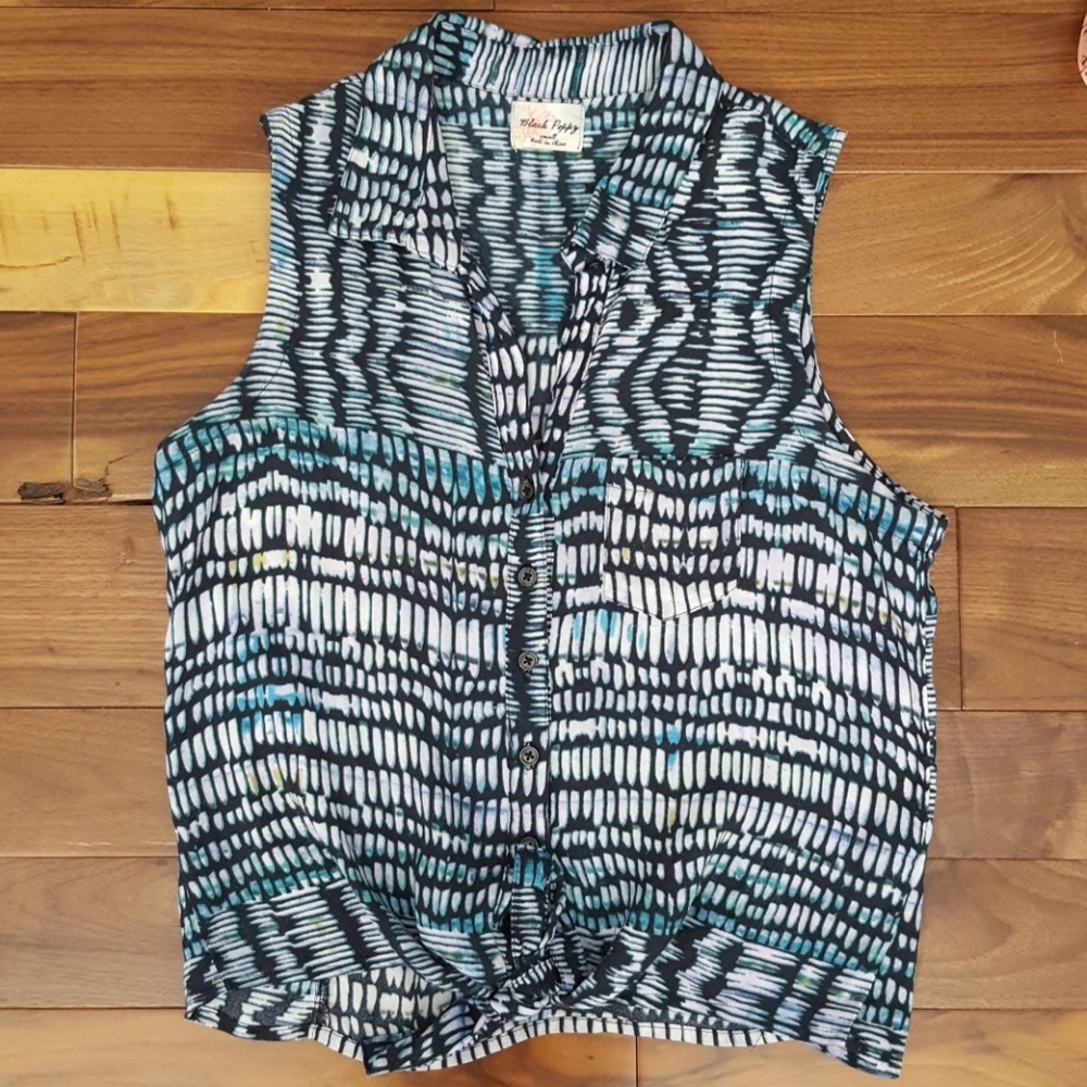 Black Poppy tie front top