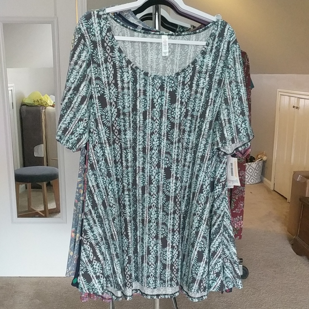 LuLaRoe Perfect T