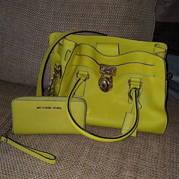 Lime green Michael Kors Hamilton and wallet SET - Picture 1 of 4