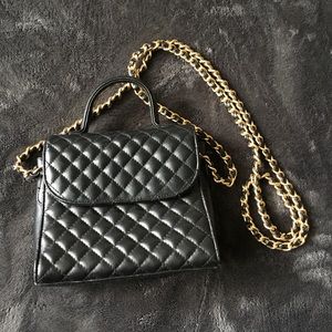 ‼️Sold‼️Lord & Taylor Quilted Chain Bag