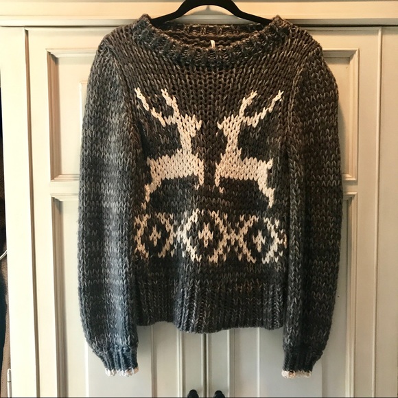 Free People reindeer Christmas sweater - Picture 2 of 4