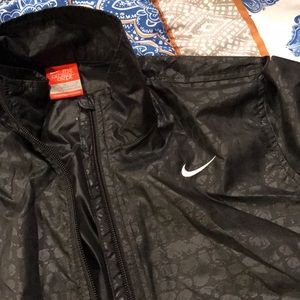Nike thin jacket size Medium