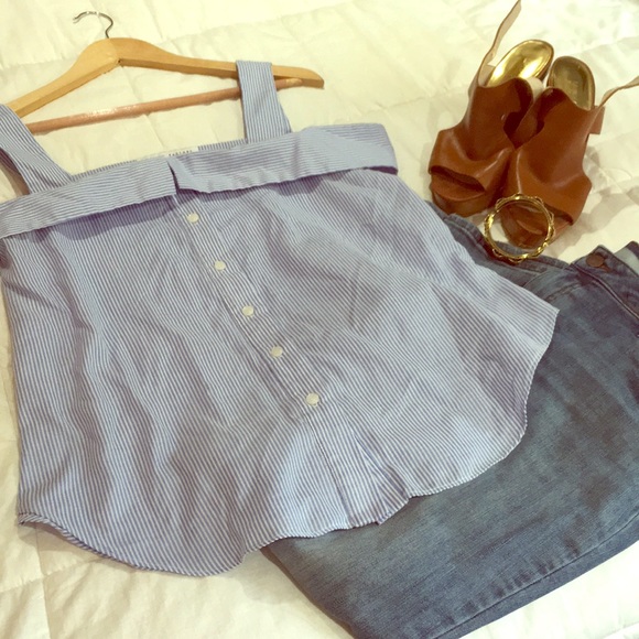 Cute off the shoulder English Factory shirt - Picture 5 of 8