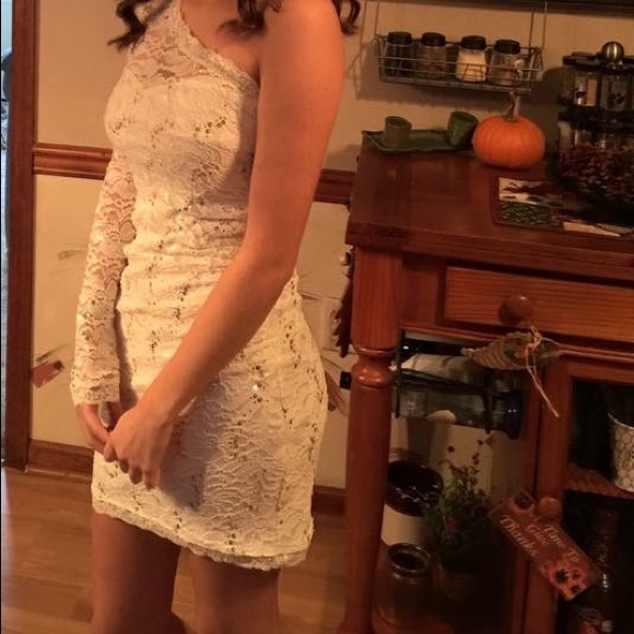 white and gold sequin homecoming dress - Picture 2 of 3