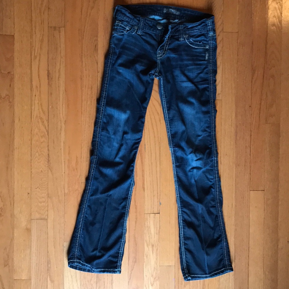 Silver Jeans Boot Cut Blue Jeans w/ Pocket Design