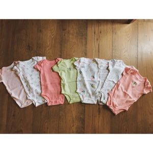 0-3 Month Carter's Onesies 🌸
