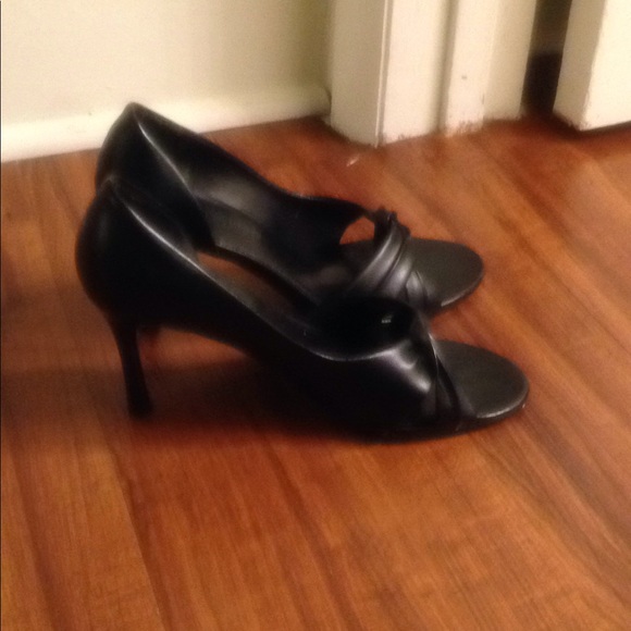 Black open toe kitten heels - Picture 2 of 4