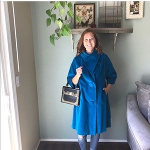 ⬇️ $84 Incredible velvet vintage coat