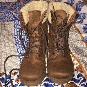 Mossimo size 6 1/2 boots.