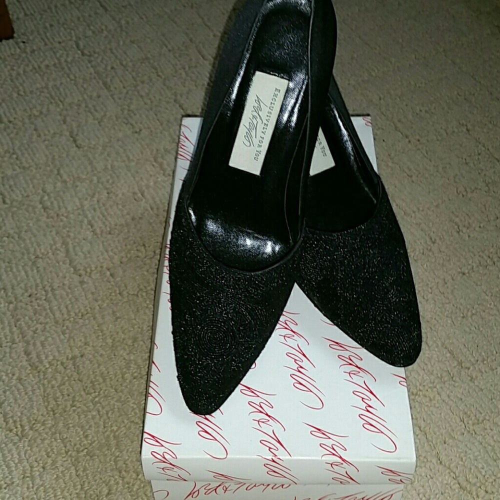Ladies pumps