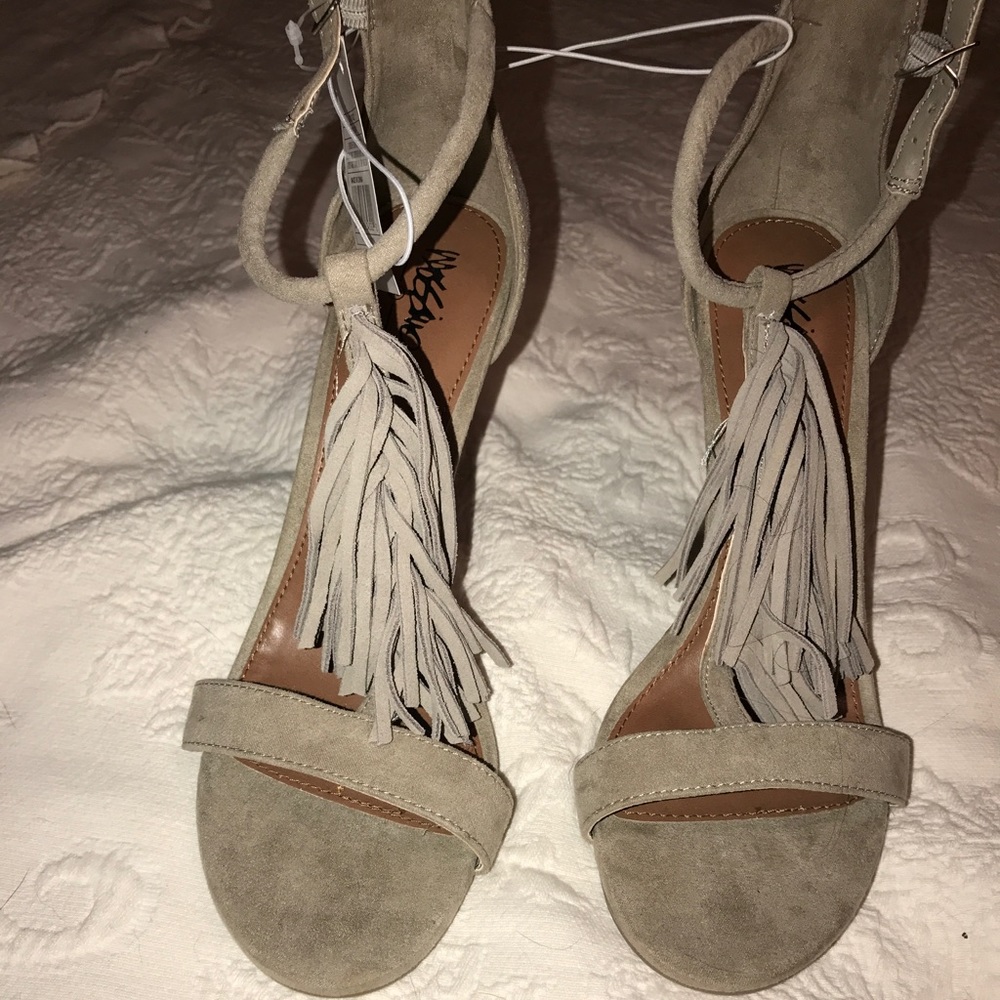 Missimo nude fringe heels
