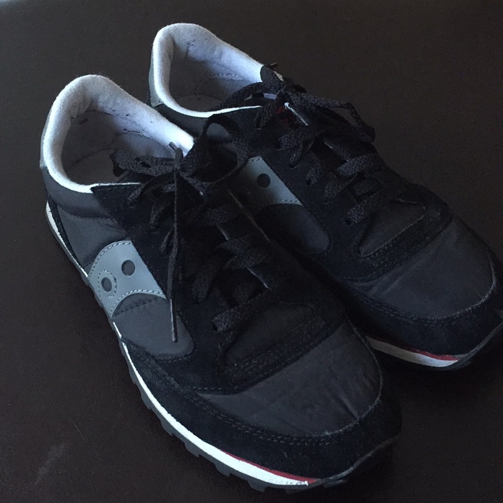 Saucony Jazz Black & Red Sneakers