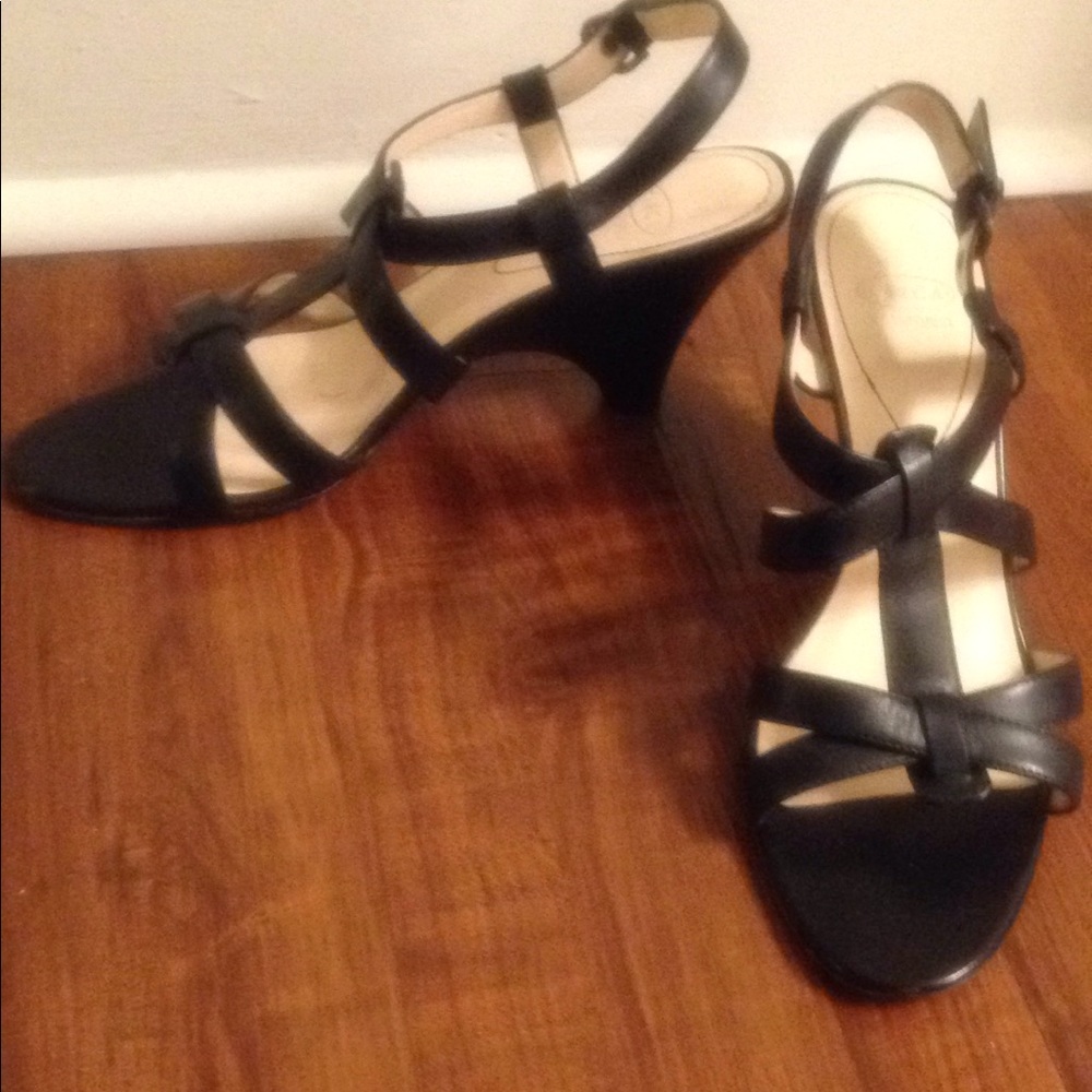 Circa Joan &David wedges