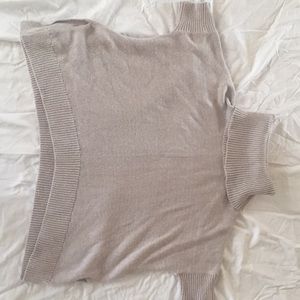 Beautiful beige sweater. Perfect with jeans.