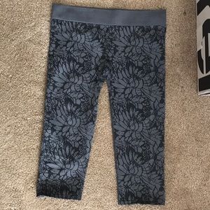 Fabletics crop yoga pants