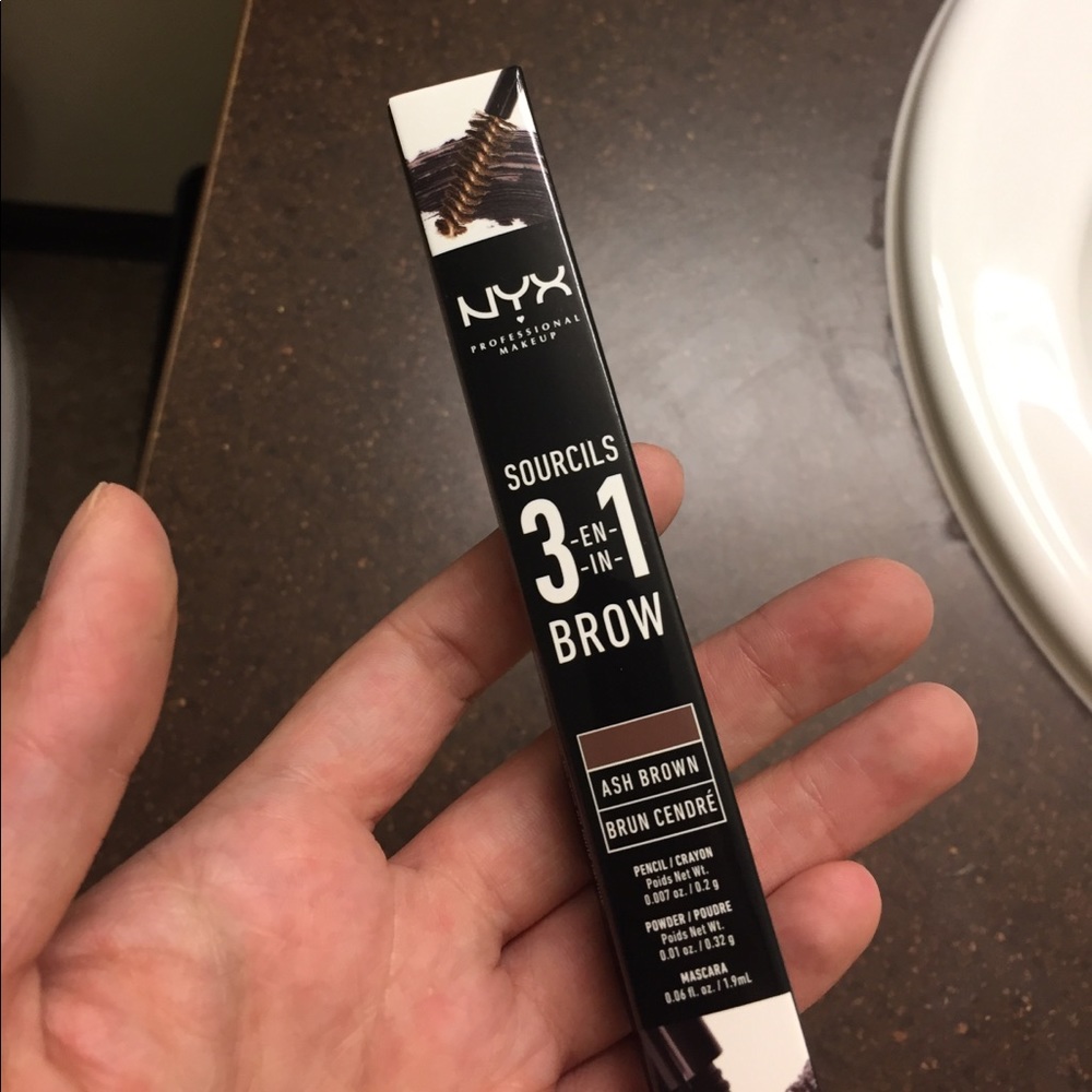 NYX Eyebrow Tool