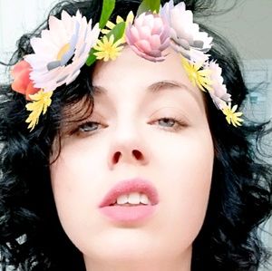 Meet your Posher, Roxanne