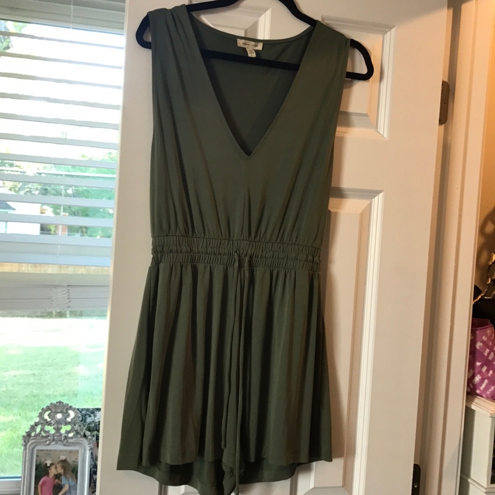 Urban outfitters Navy green romper