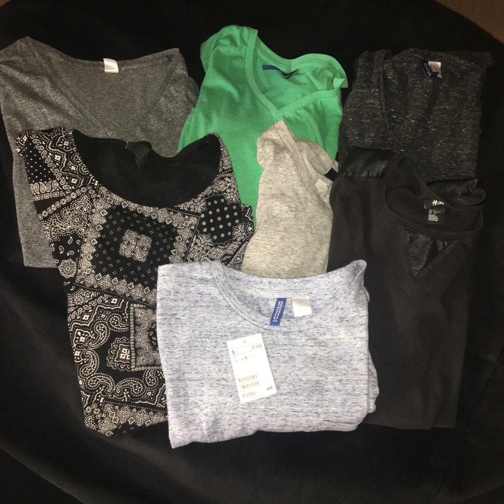 ✨LOT OF 7 - H&M T-SHIRTS - Size Small ✨