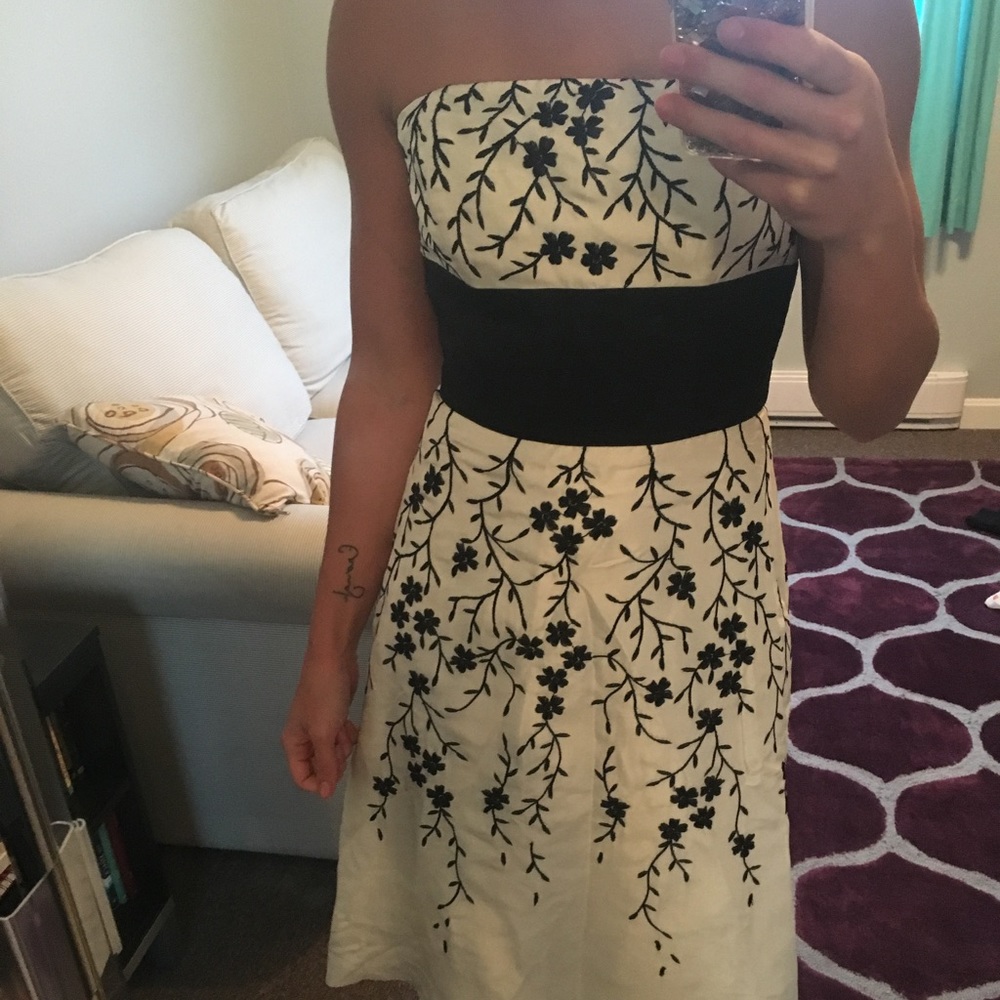 White House Black Market Floral Embroidered Dress