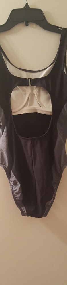 Bathing suit - Picture 2 of 3