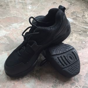 Capezio dance sneakers size 8