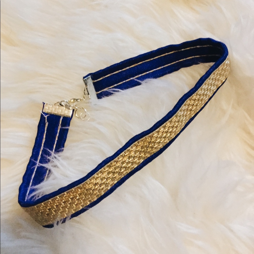 ⚡️NWT⚡️Ethnic Gold Work with Blue Trim Choker