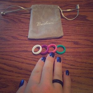 🆕 Women's Silicone Rings