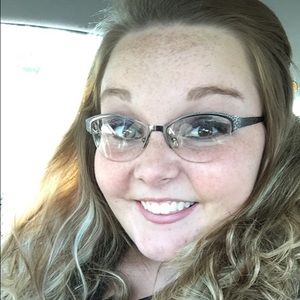 Meet your Posher, Michaela