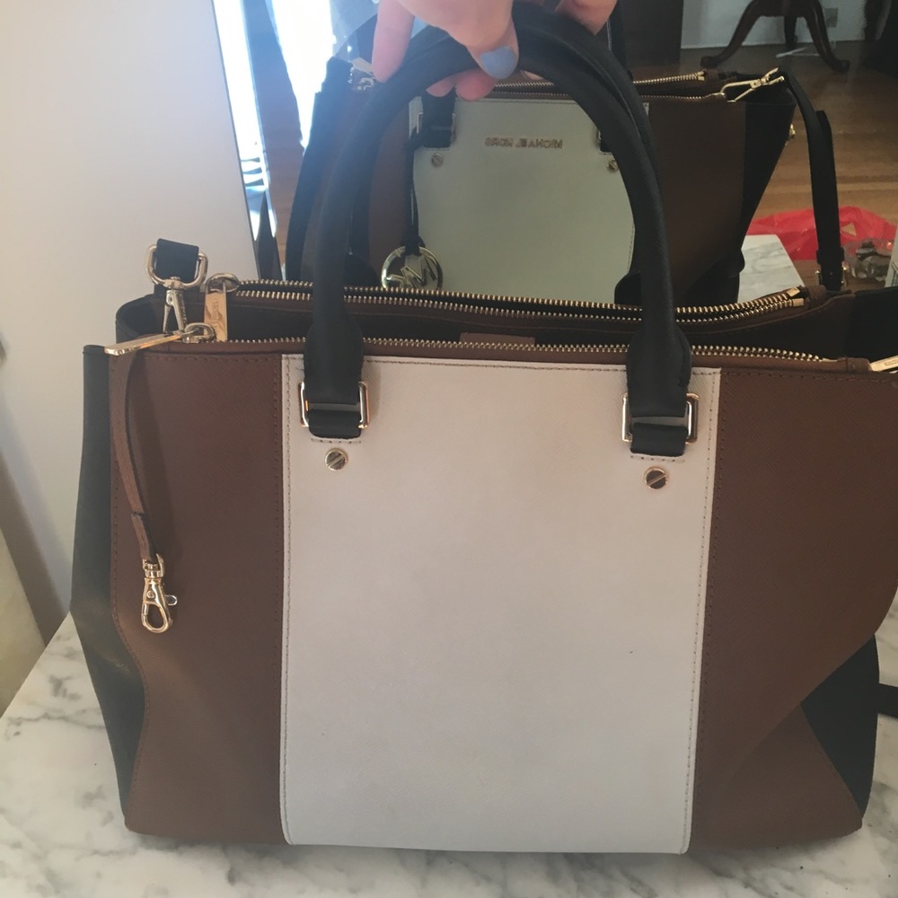 Michael Kors purse - Picture 2 of 8