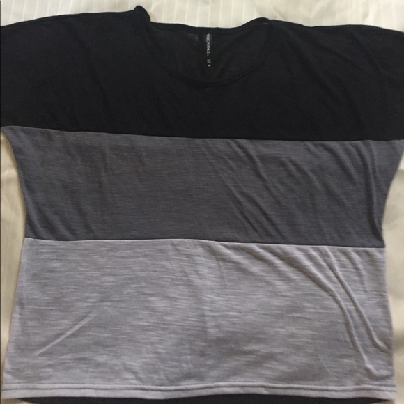 Short sleeved,Color blocked shirt - Picture 2 of 3