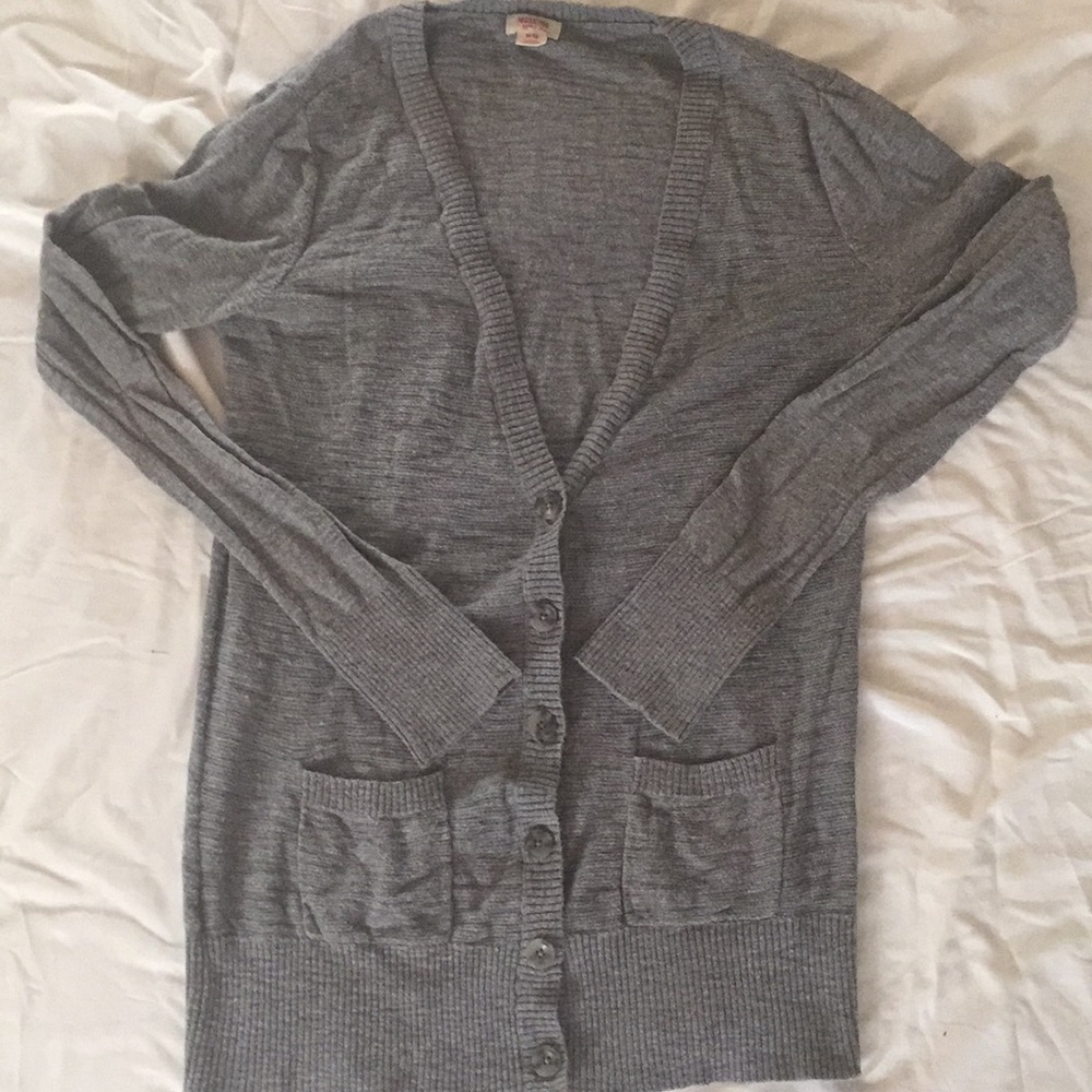 Slim fit gray cardigan barely worn.