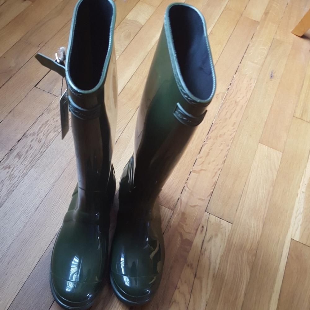 Seven brand rainboots