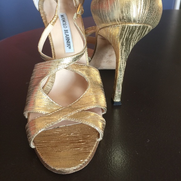 Manolo Blahnik Gold Heel w/ Ankle Strap. Size 37. - Picture 4 of 7