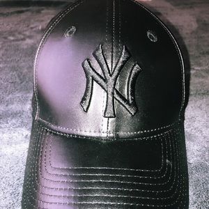 Black 9 Forty New Era adjustable women's cap
