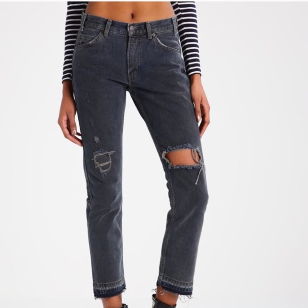 Levi's straight-cut ripped jeans