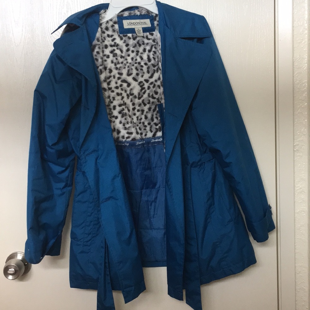 Girls Raincoat !