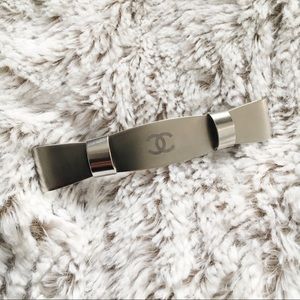 CHANEL Barrette