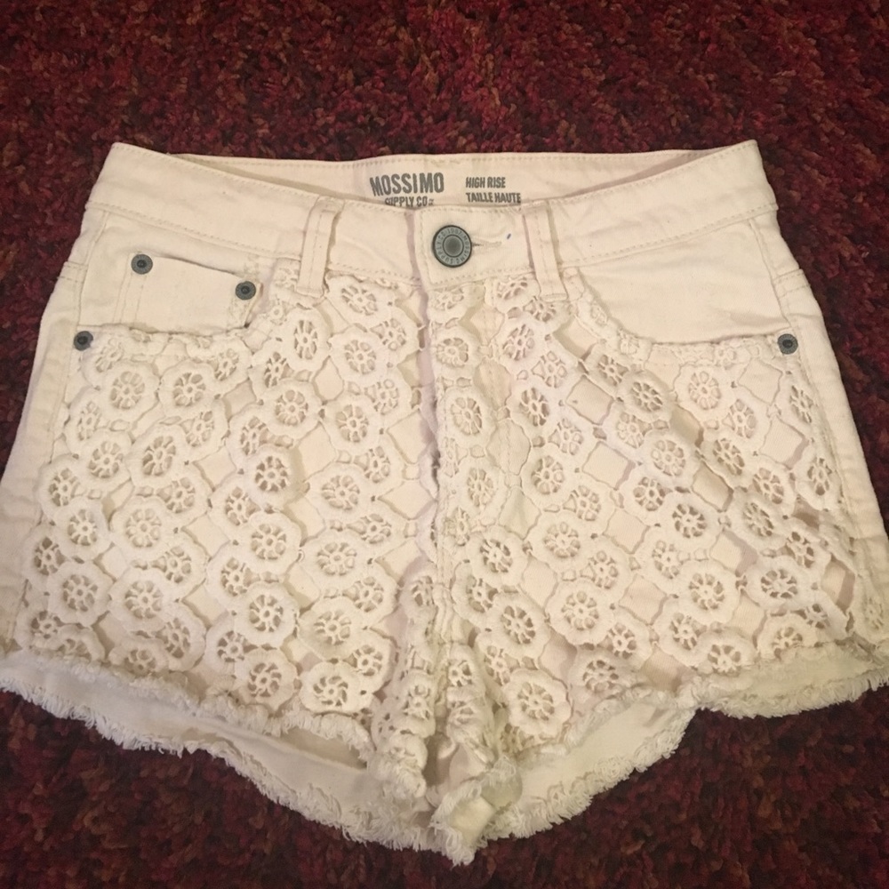 Lace high wasted shorts