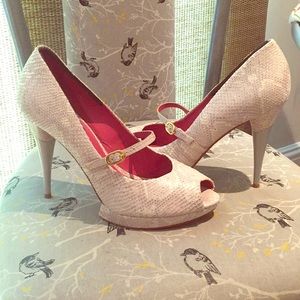 Pour La Victoire white snakeskin peep toe pumps