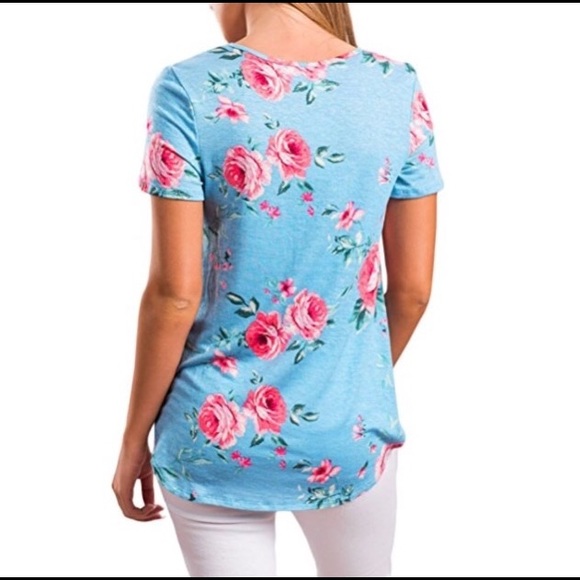 Cute blue top with pink 🌺 - Picture 2 of 2