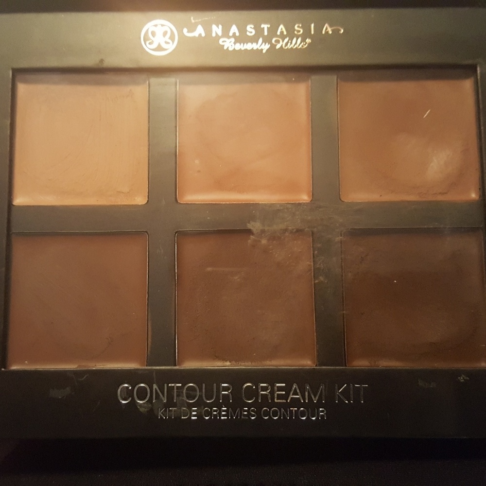 SOLD*******ABH contour cream kit