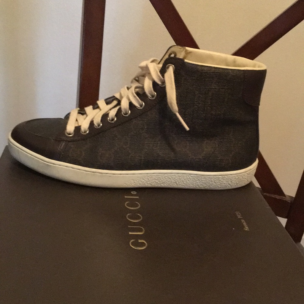 Women Gucci sneakers