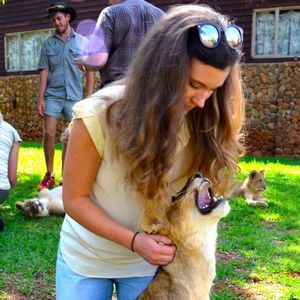 Meet your Posher, Elizabeth