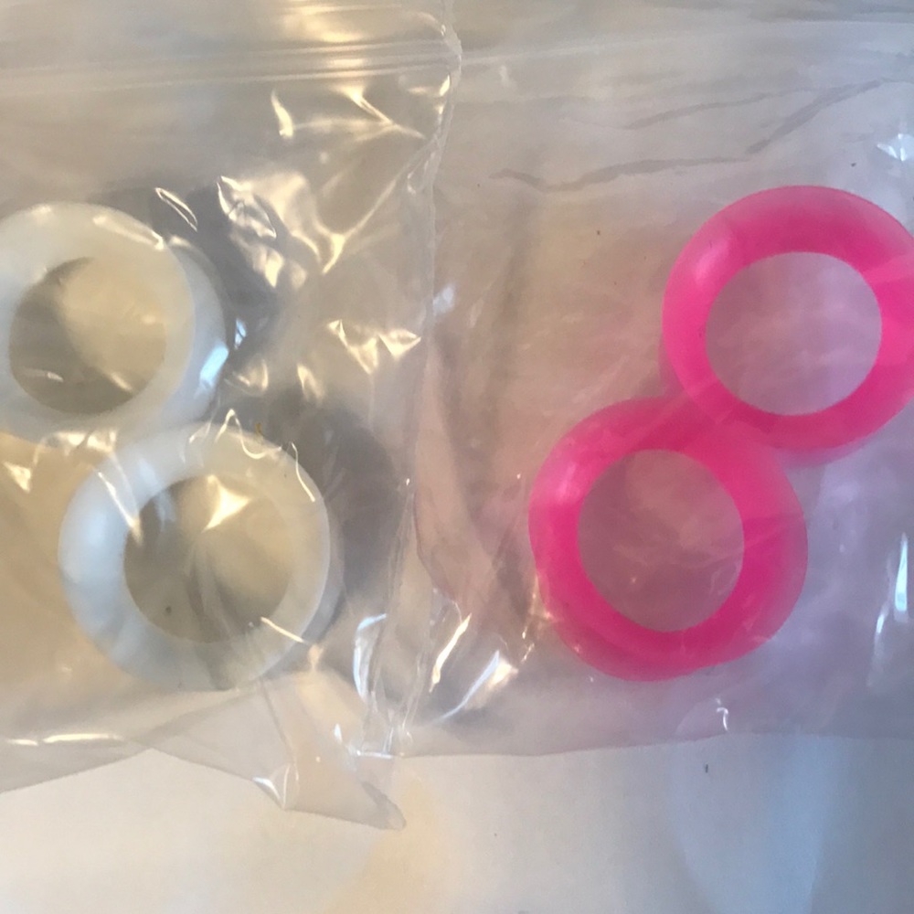 Gauges 5/8 inch silicone 2 pairs