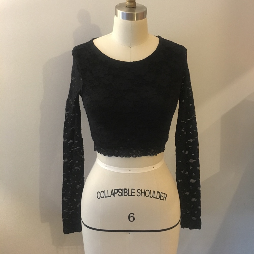 Black lace long sleeve crop top
