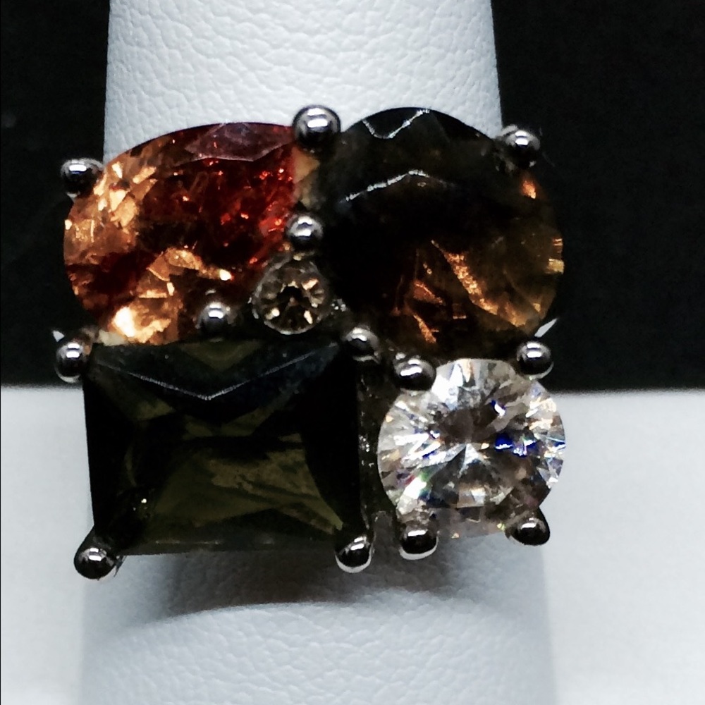 GORGEOUS BLING FASHION RING! - Picture 4 of 4