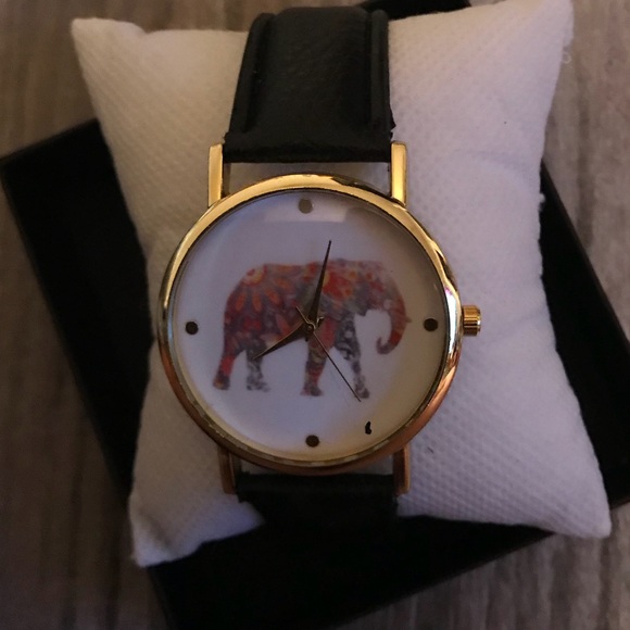 🎉 HOST PICK🎉 Quartz Elephant Weaved Leather Band - Picture 4 of 5