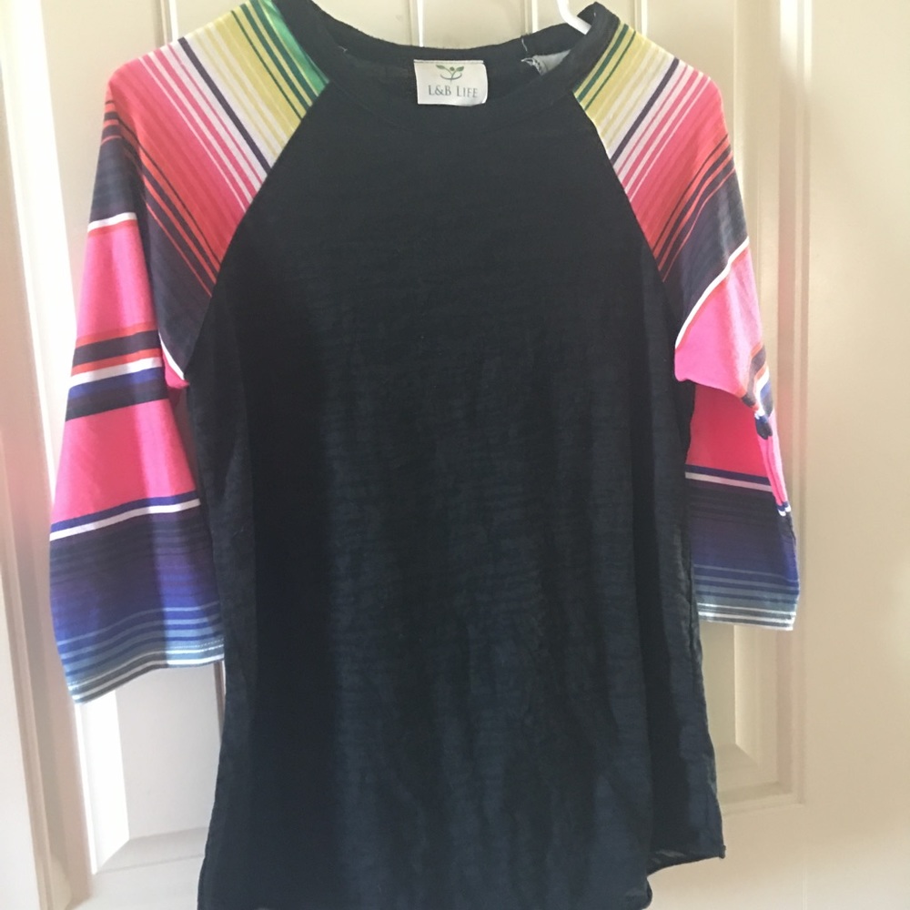 ••SOLD•• Boutique serape quarter sleeve